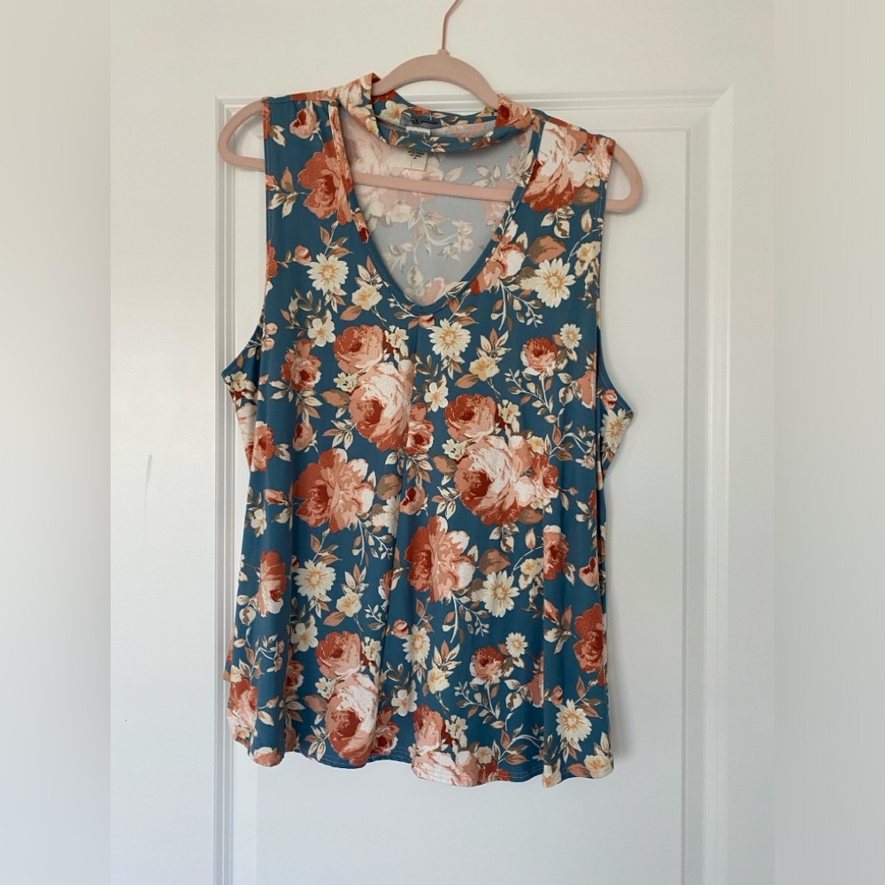 Floral print sleeveless top